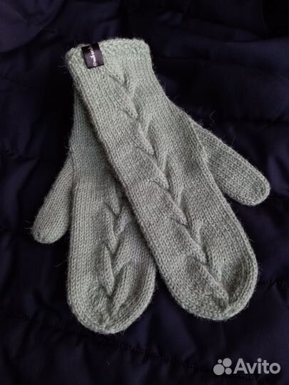 Варежки из шерсти вязаные