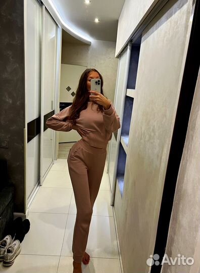 Спортивный костюм с капюшоном