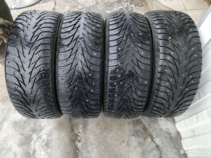 Yokohama Ice Guard Stud IG55 215/55 R17