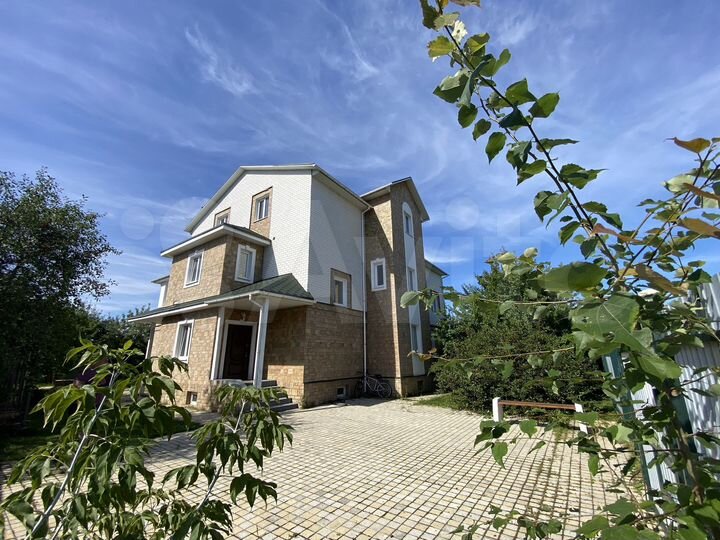 Дом 500 м² на участке 11 сот.