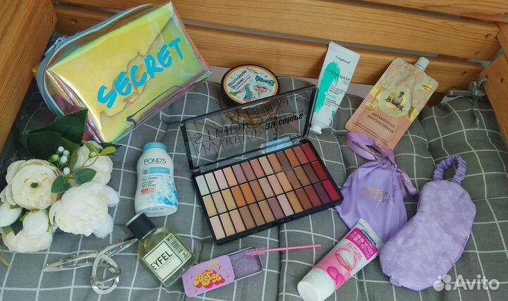 Косметика пакет тени духи парфюм косметичка пудра