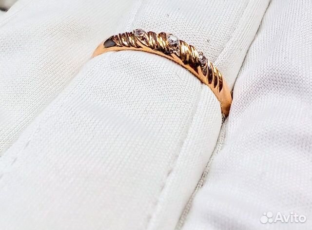 Золотое кольцо с камнем 17,5р