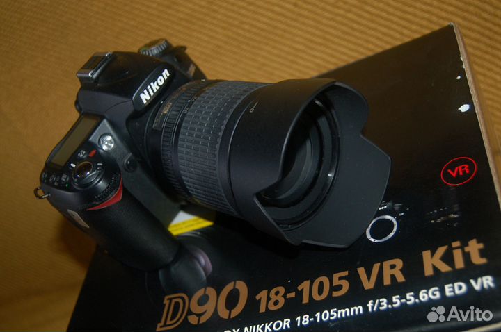 Цифровая фотокамера Nikon D90 Kit 18-105 VR