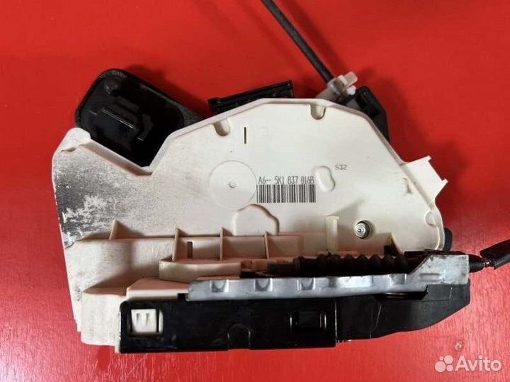 Замок двери передней правый Skoda Yeti 1.2 CBZ