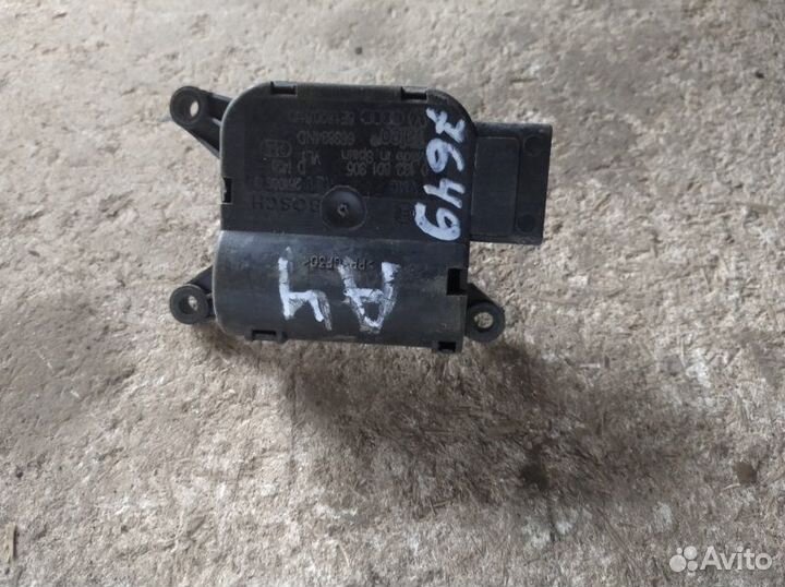 Сервопривод заслонки отопителя Audi A4 B7