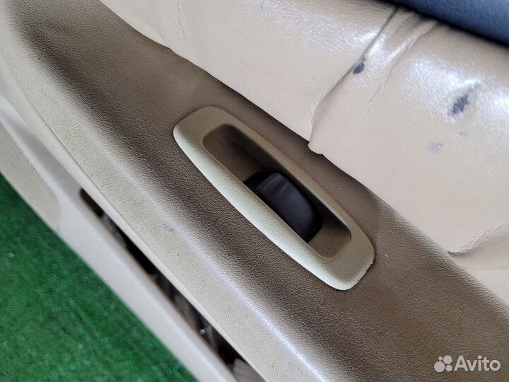 Кнопка стеклоподъёмника правая Galant 8 универсал