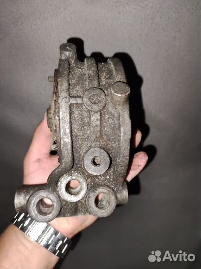 Подушка двигателя Митсубиси Галант 8