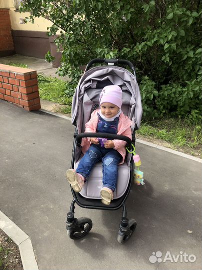 Прогулочная коляска