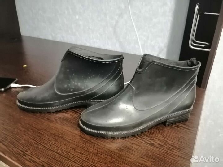 Резиновые сапоги
