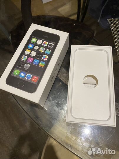 Коробка от Айфона 5s