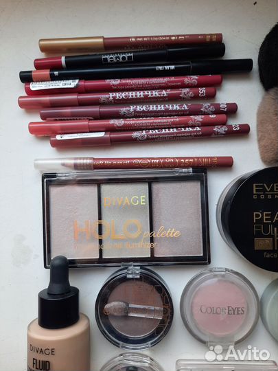 Косметика Eveline, Divage, Bourjois и другая