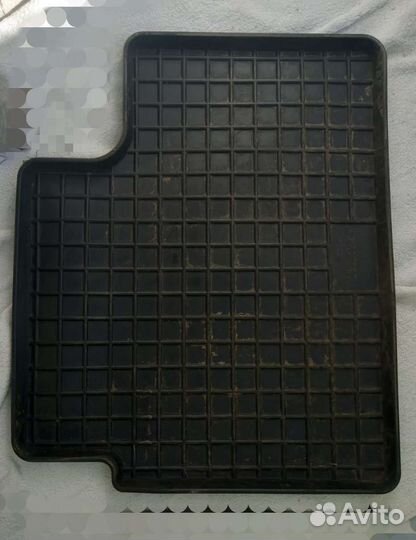 Автомобильные коврики резиновые