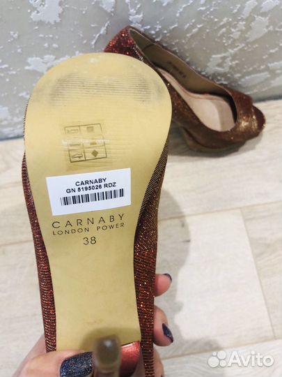 Праздничные босоножки carnaby