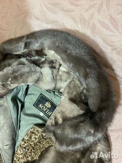 Шуба мутоновая с капюшоном