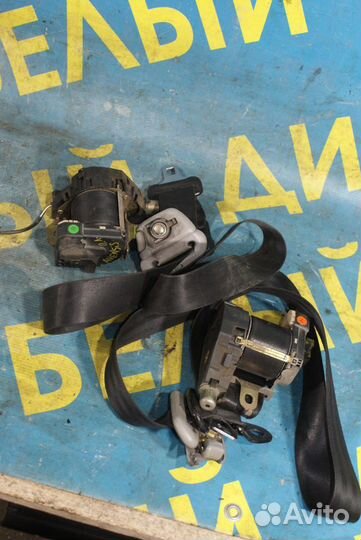 Передний ремень безопасности Toyota Avensis