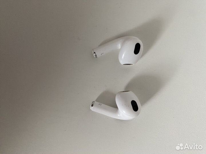 Наушника airpods 3, оригинал без кейса