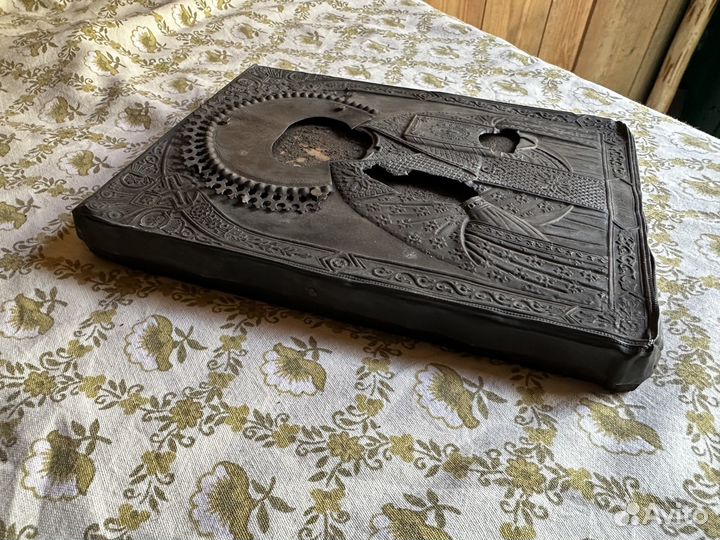 Икона старинная Св. Николы в окладе