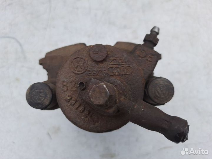 Суппорт передний правый Шкода Октавия А4