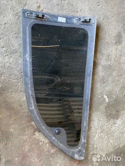 Стекло боковое заднее Chrysler Grand Voyager