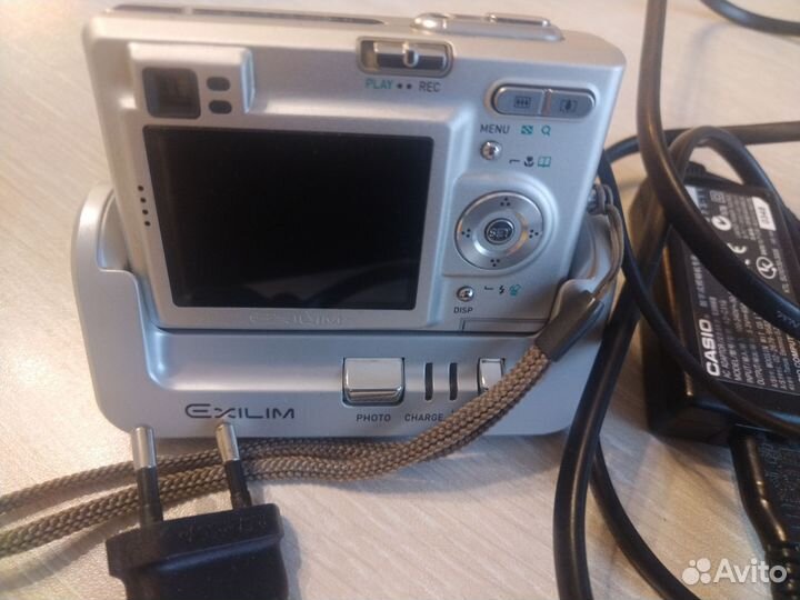 Компактный Casio Exlim EX-Z4