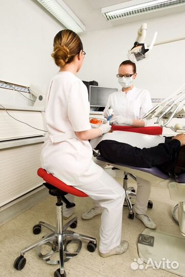 Salli Sway - эргономичный стул врача-стоматолога