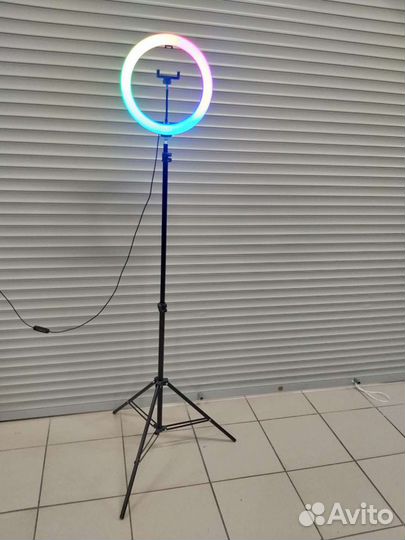 Кольцевая светодиодная лампа 26 и 36мм со штативом