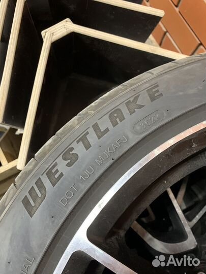 Westlake ZuperAce Z-007 235/45 R20