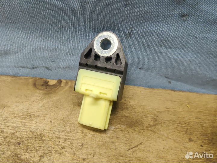 Датчик удара Toyota LC200 2016г