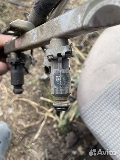 Топливная рампа 21127