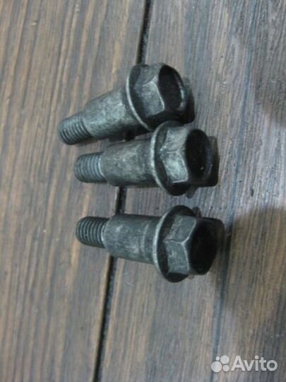 Болт клапанной крышки Nissan Vanette C22 (1985-199