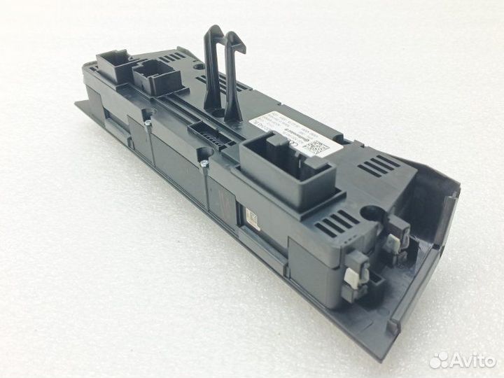 Блок управления климат-контролем передний Audi A6