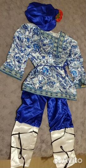 Прокат костюмов:русско- народного, скомороха