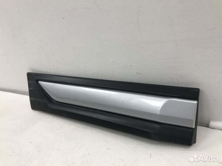 Накладка двери задней правой Mitsubishi Outlander