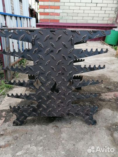 Мангал резной с подставкой под мангал