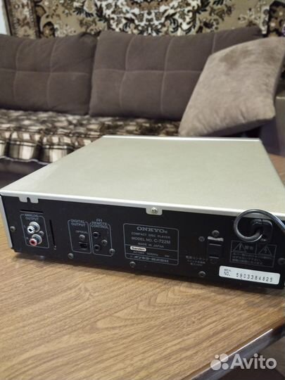 Продам CD проигрыватель (Player) onkyo c-722M