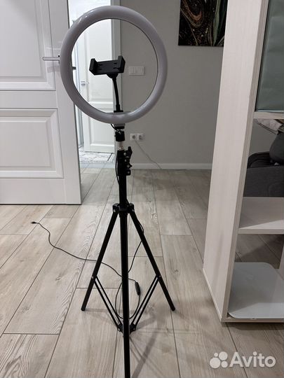 Кольцевая лампа со штативом