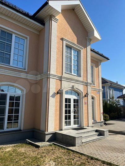 Дом 270 м² на участке 8 сот.