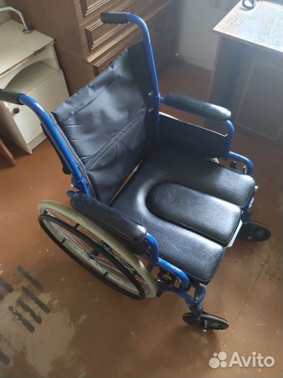 Инвалидное кресло с судном