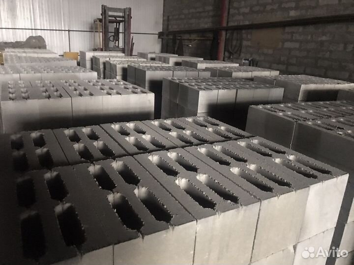 Блок бетонный