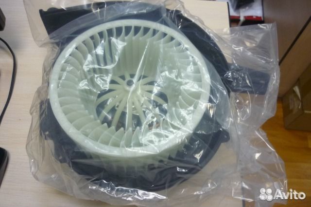 Вентилятор печки на фольксваген Поло седан