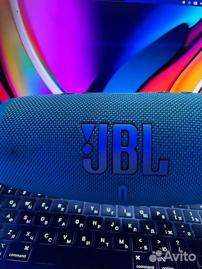 Продаю JBL Charge 5: Идеальное Состояние, Мощный З