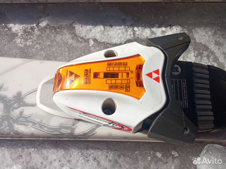 Горные лыжи женские в отличном состоянии