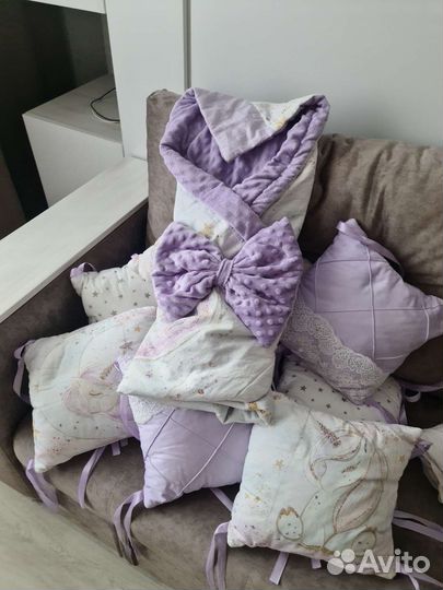 Комплект бортики, одеяло, простынь в кроватку