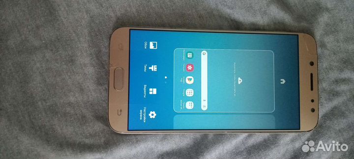 Телефон Samsung J7