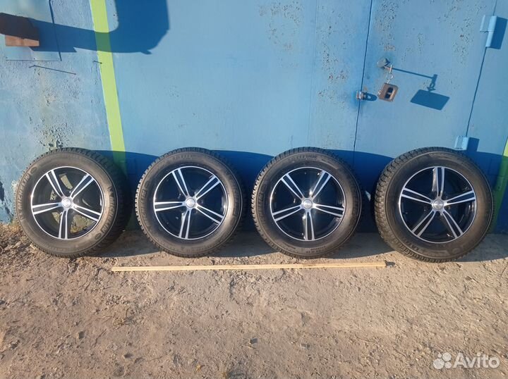 Michelin Latitude X-Ice North 225/65 R17 102T