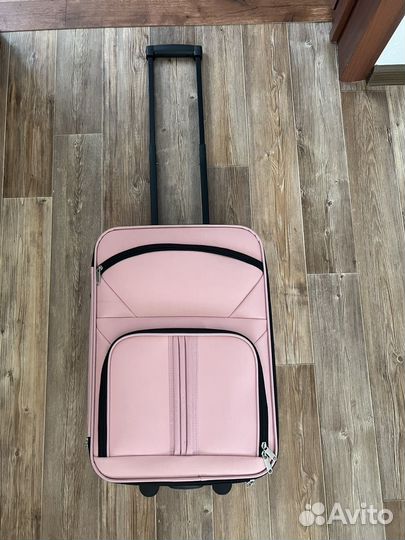 Чемодан на колесах