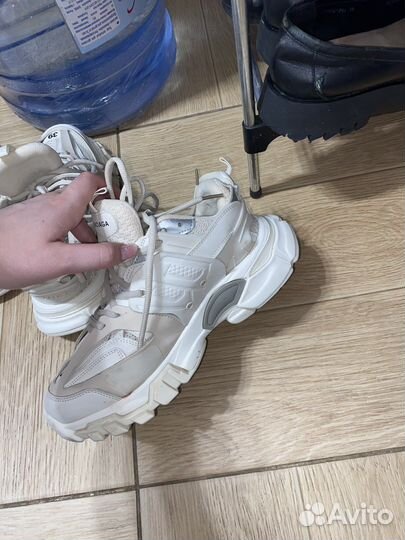 Balenciaga track