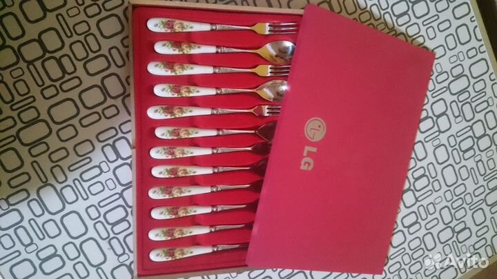 Набор вилок и ложек от LG
