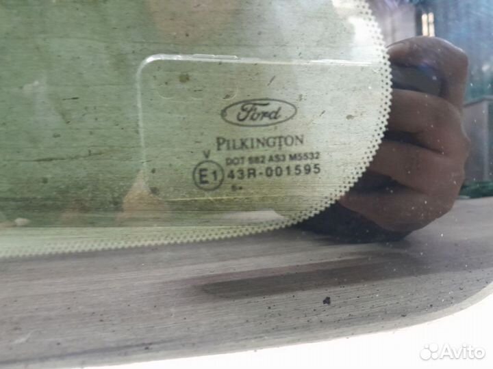 Стекло глухое левое Ford Fiesta Mk5 (2002—2008)