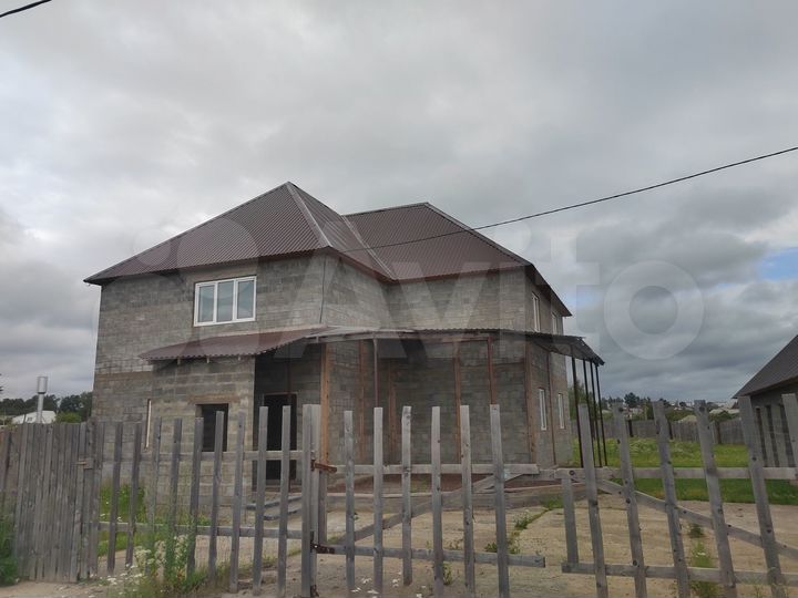 Коттедж 200 м² на участке 15 сот.